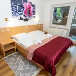 博因吉斯克杰兹洛酒店